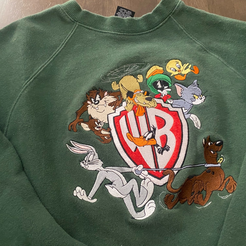 Vintage Embroidered Warner Bros Looney Tunes Sweatshirt
